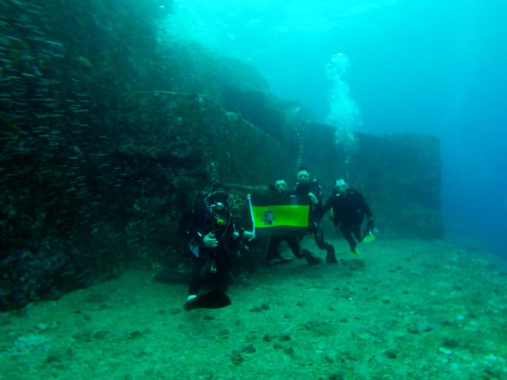 las ruinas sumergidas de Yonaguni las ruinas sumergidas de Yonaguni