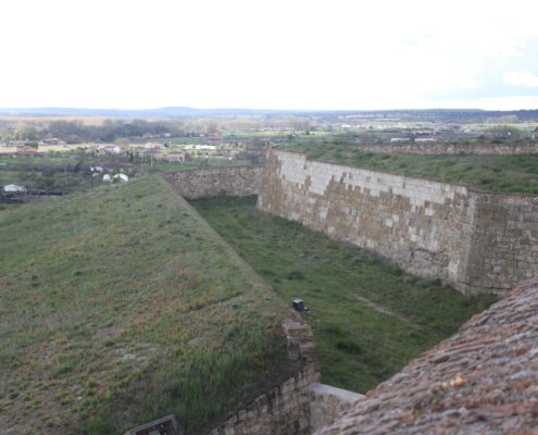 0036_Foso_y_baluarte_de_la__ciudad_fortaleza