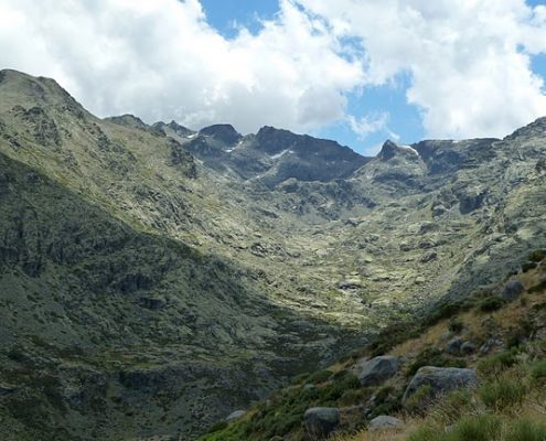 Cabeza_Nevada_o_Cervunal__La_Galana_y_riscos_del_Gütre