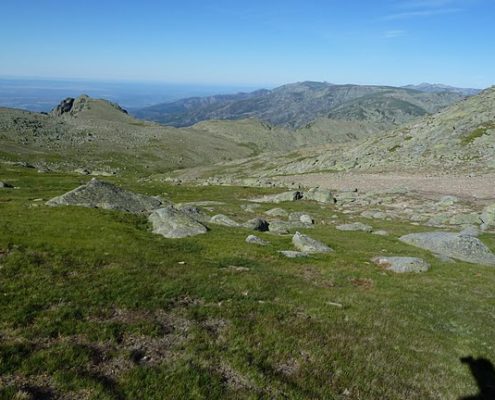 El_Butraco_e_inicio_garganta_de_Bohoyo._Vista_del_cordal