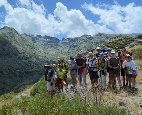 Grupo_SGE_ante_el_Circo_de_Cinco_Lagunas