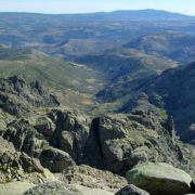 Risco_de_las_Hoces__Garganta_del_Pinar_y_risco_del_Frail