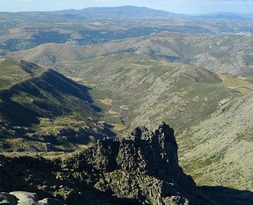 Risco_de_las_Hoces_y_garganta_del_Pinar